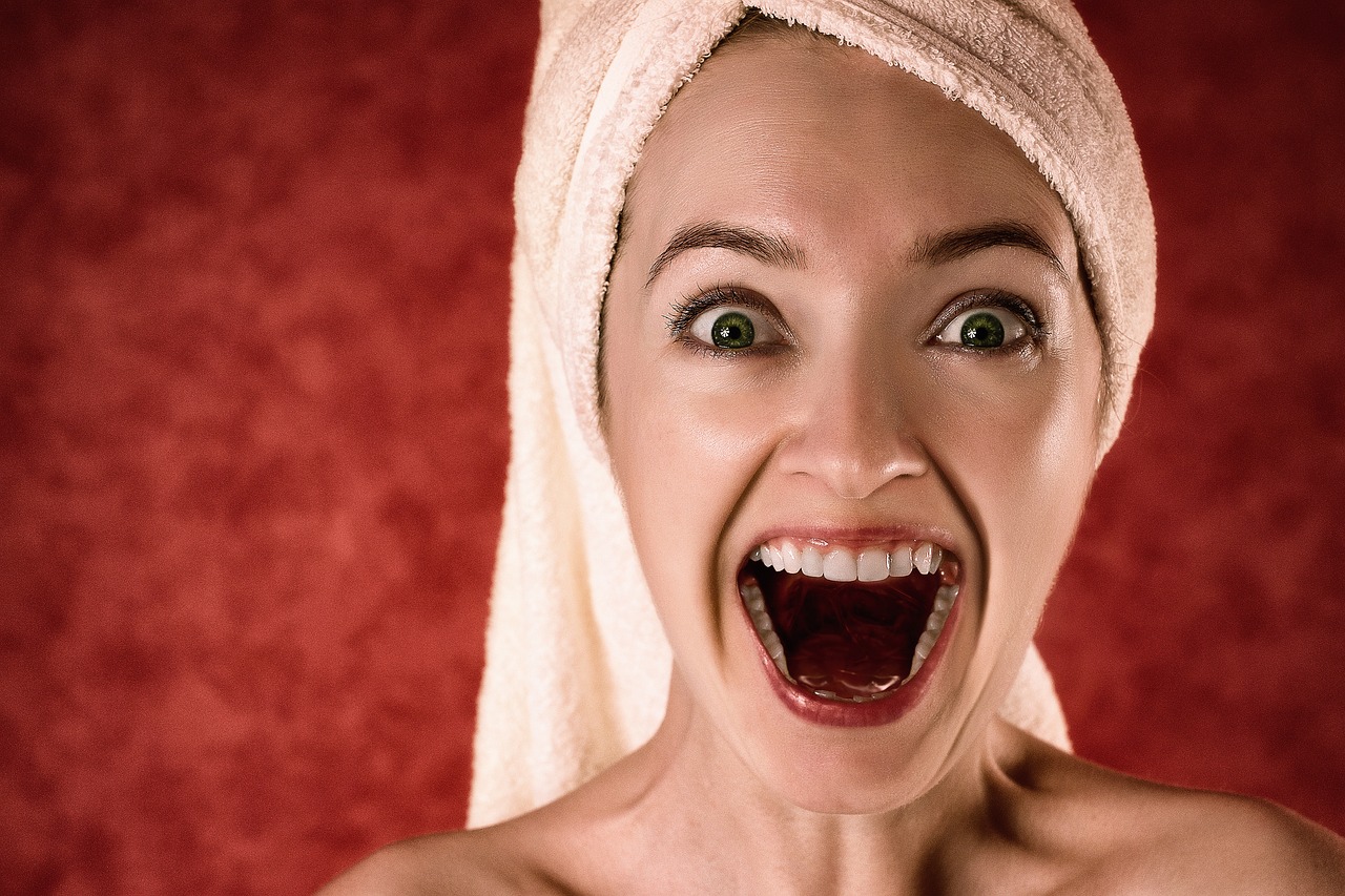 Read more about the article How to Get Rid of Yellow Teeth